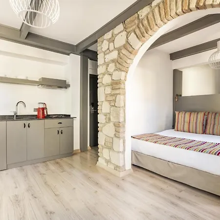 Cozy Studio Flat Near Hadrians Gate Antalya